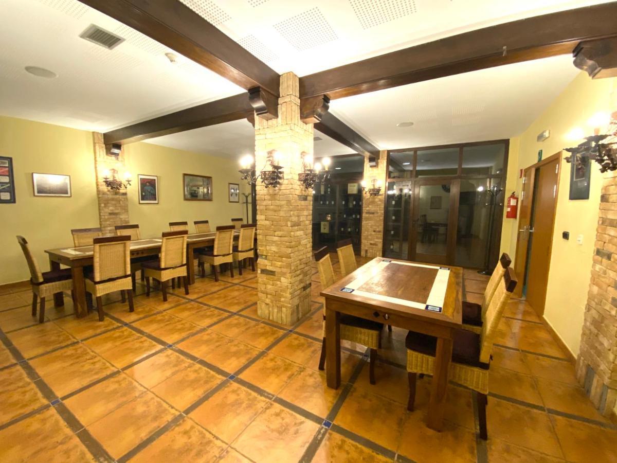 Hotel Lasa Sport Валадоид Екстериор снимка