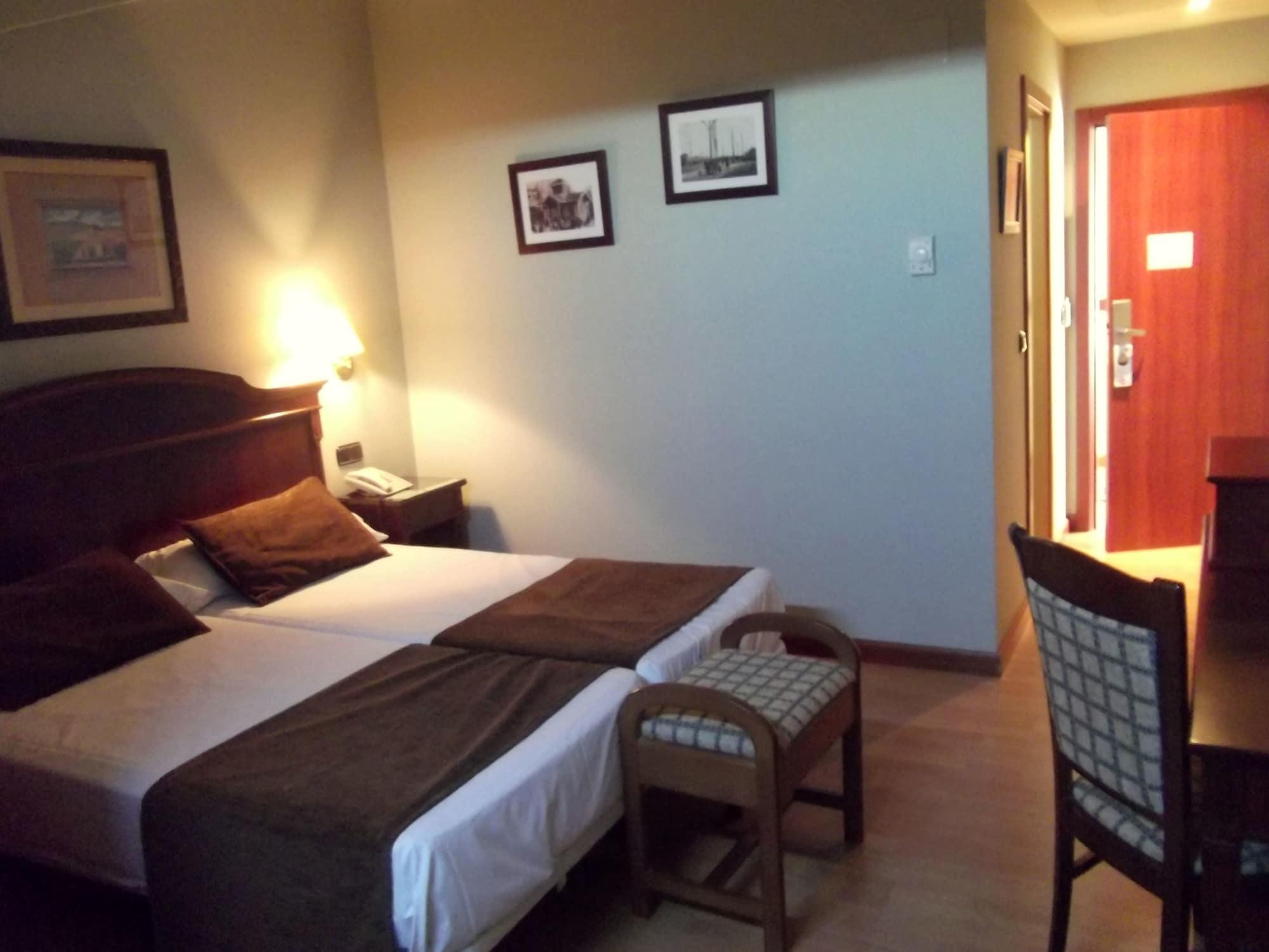 Hotel Lasa Sport Валадоид Екстериор снимка