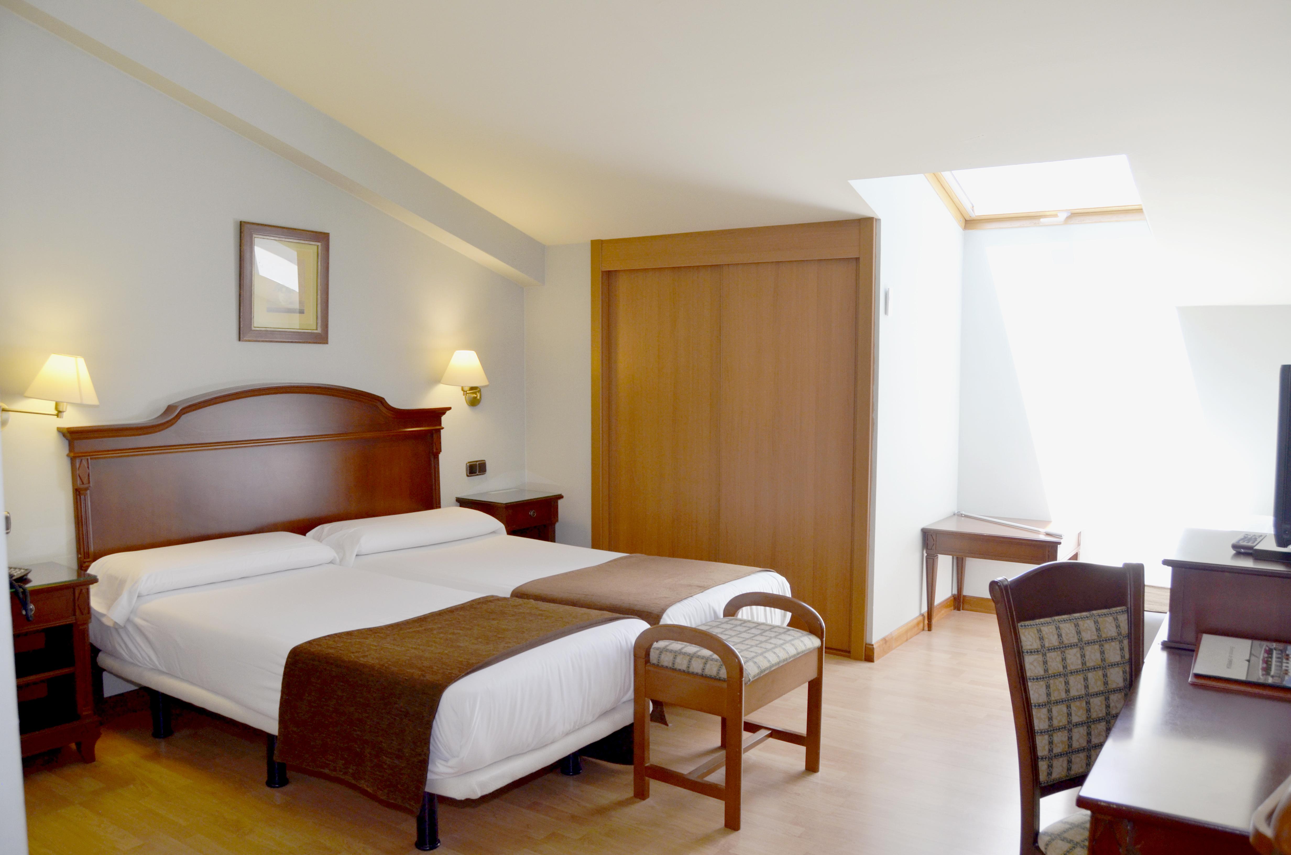 Hotel Lasa Sport Валадоид Екстериор снимка