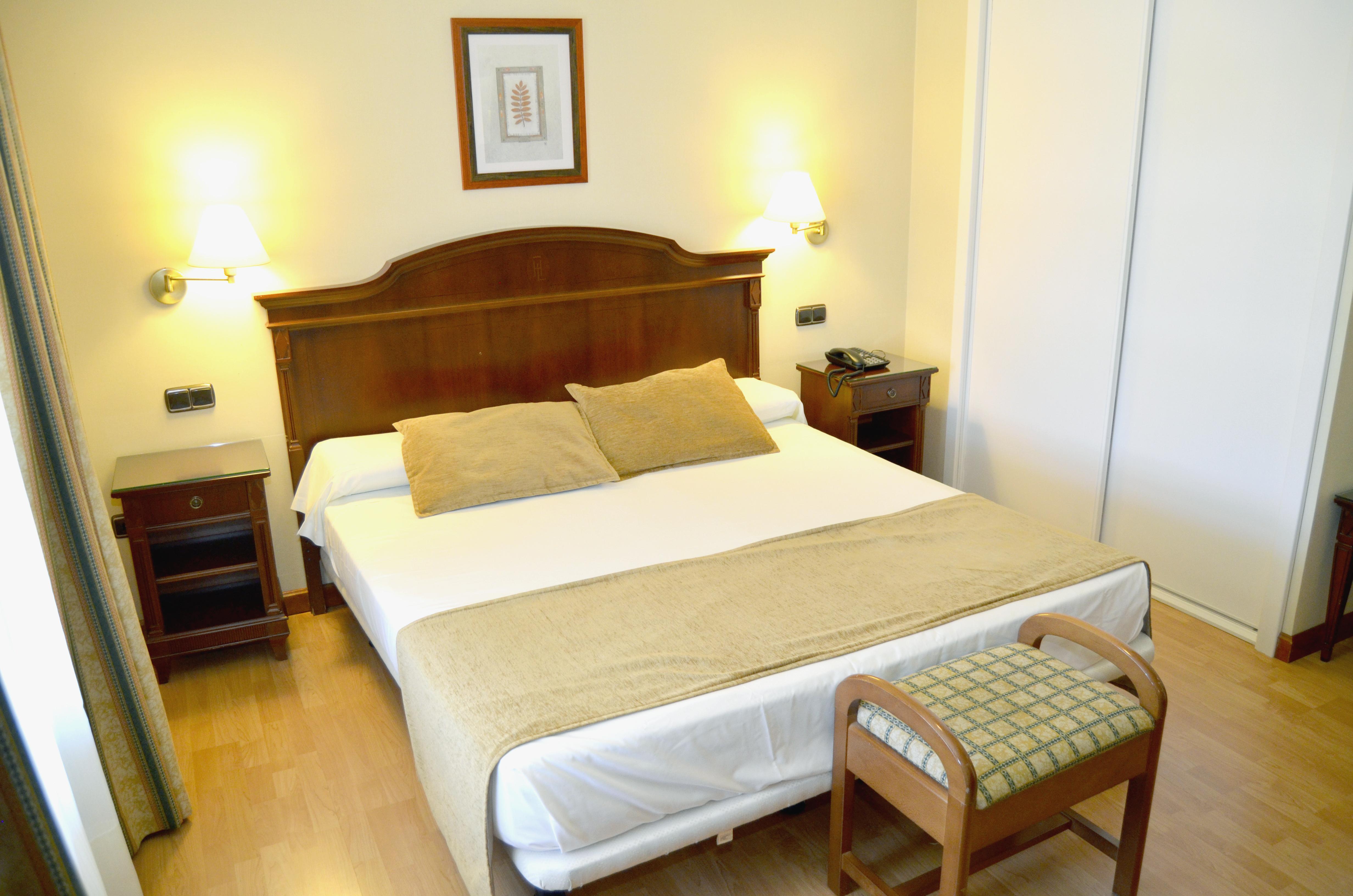 Hotel Lasa Sport Валадоид Екстериор снимка