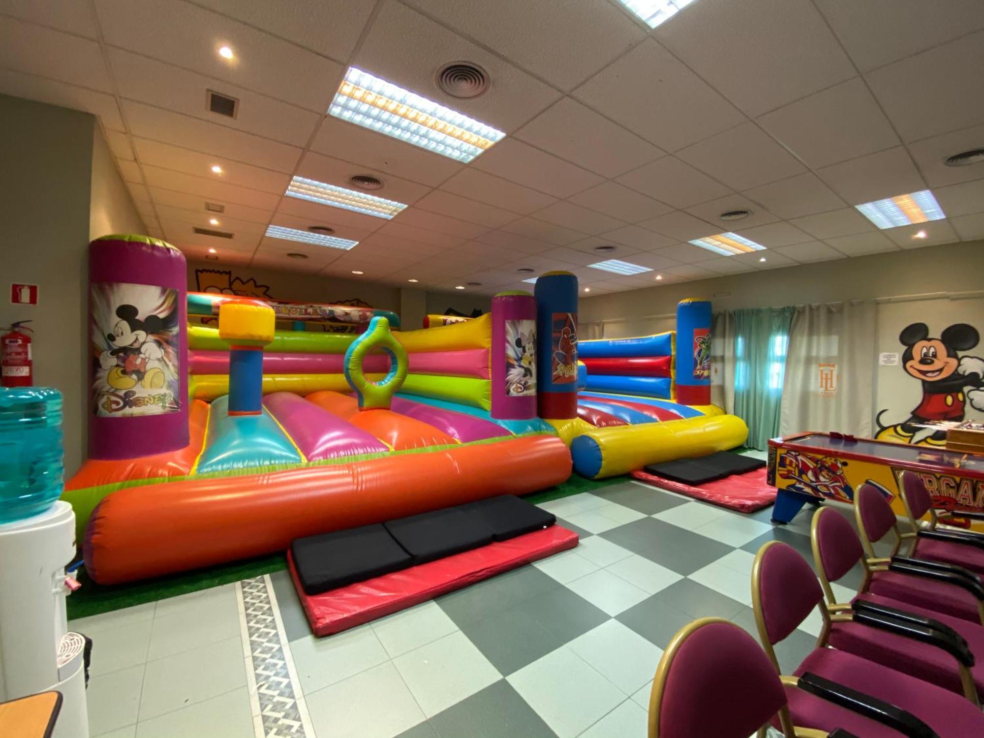 Hotel Lasa Sport Валадоид Екстериор снимка