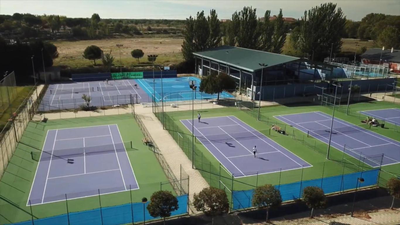Hotel Lasa Sport Валадоид Екстериор снимка