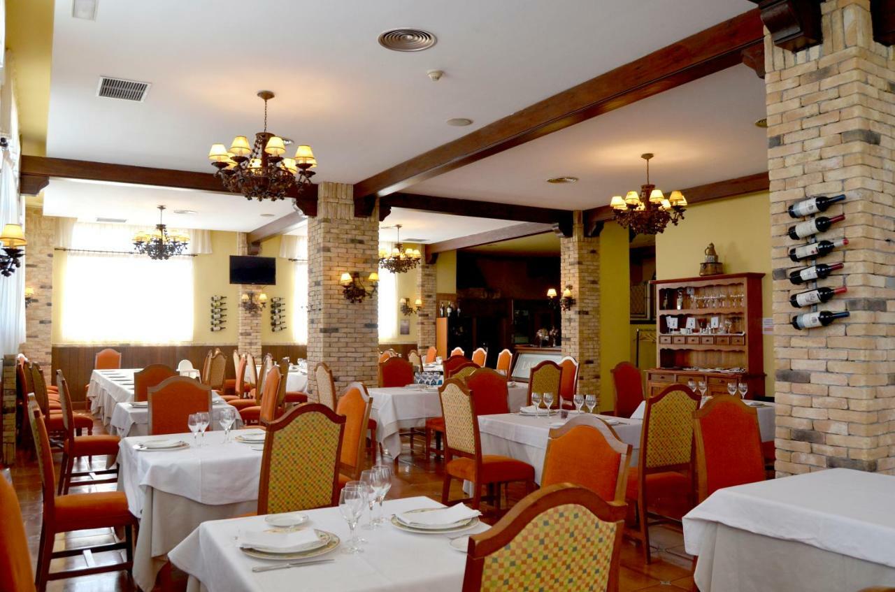 Hotel Lasa Sport Валадоид Екстериор снимка